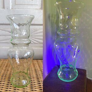Vintage 30's Optic Ribbed Green Glass Uranium Vase 9"